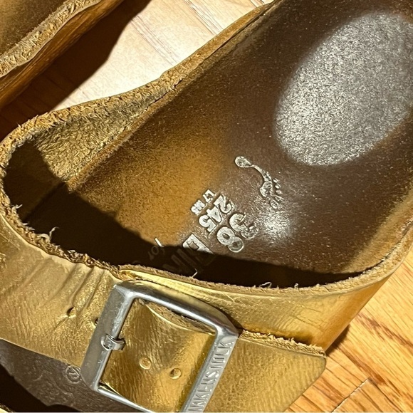 Birkenstock | Arizona Gold Sandals with Silver buckles - Picture 4 of 4